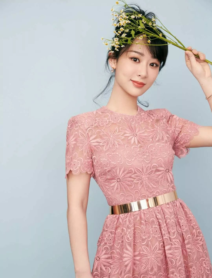 杨紫被黑了？倪妮感情的料？李易峰地位尴尬？