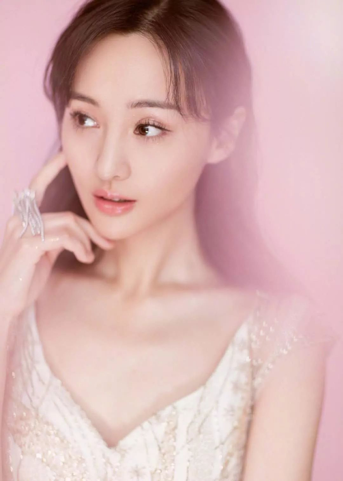 杨紫被黑了？倪妮感情的料？李易峰地位尴尬？