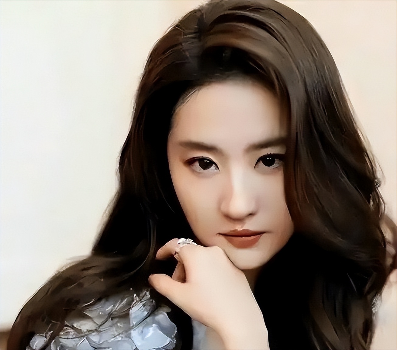 为什么一些明星有那么多黑料,_刘亦菲变性谣言始末_刘亦菲被造谣二十年的经历
